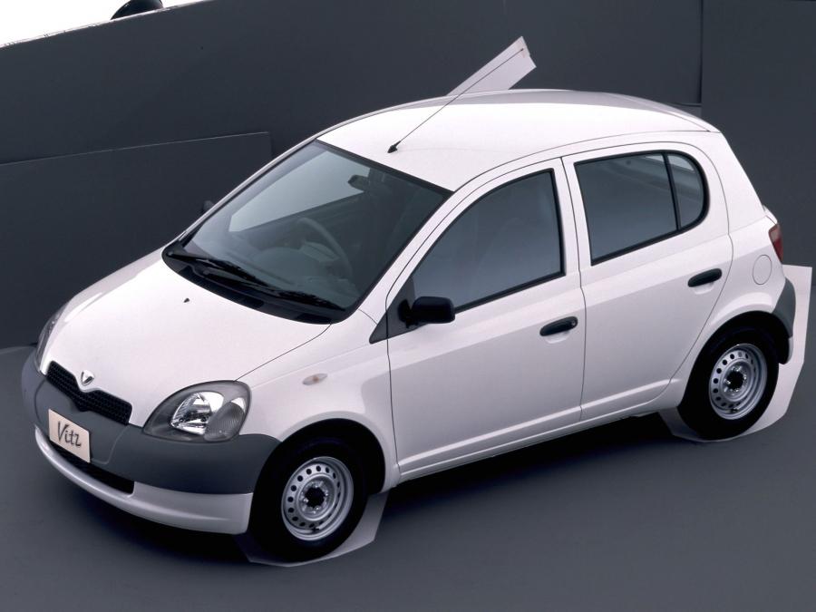  Toyota Vitz 5-Door 1999 года  (фото 2 из 6)
